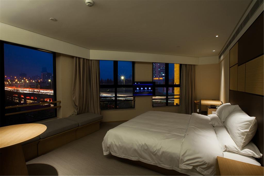 Ji Hotel Shanghai Xujiahui Exteriör bild