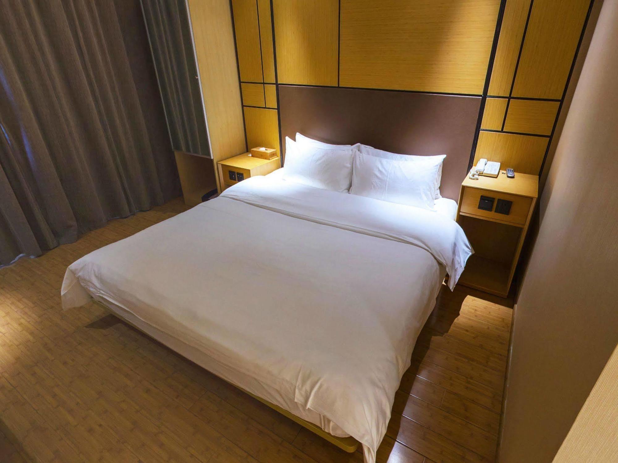 Ji Hotel Shanghai Xujiahui Exteriör bild